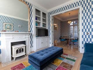 Gorgeous 3-bed maisonette in Westbourne Green with patio - Photo 2