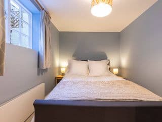 Gorgeous 3-bed maisonette in Westbourne Green with patio - Photo 9