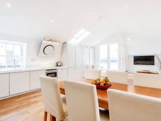 Beautiful 2 bedrooms apartment in Knightsbridge - Photo 4