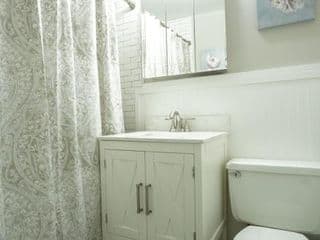 Welcoming Barn, 2 BEDROOM & 1 Bath & Parking - Photo 15