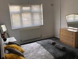 London budget Maisonette - Photo 19