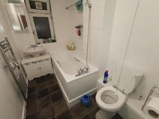 London budget Maisonette - Photo 23