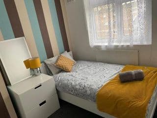 London budget Maisonette - Photo 10