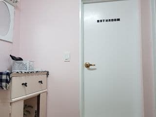 Closed - Photo 5