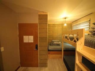 Stitches House - Photo 12