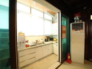 Stitches House - Photo 3