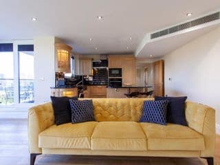 Thames View Apartment, Imperial Wharf - Photo 6