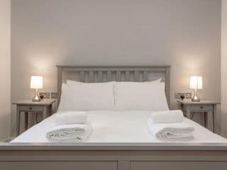 3 bedroom Luxury Apartment in Canary Wharf - Photo 11