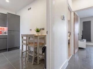 3 bedroom Luxury Apartment in Canary Wharf - Photo 9