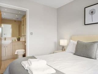 2 Bed Executive Penthouse near Liverpool Street FREE WIFI by City Stay London - Photo 11