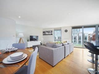 2 Bed Executive Penthouse near Liverpool Street FREE WIFI by City Stay London - Photo 17