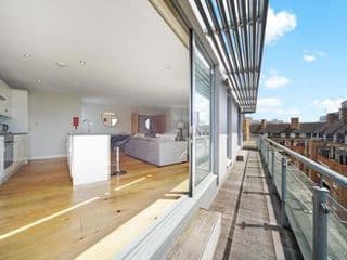 2 Bed Executive Penthouse near Liverpool Street FREE WIFI by City Stay London - Photo 20