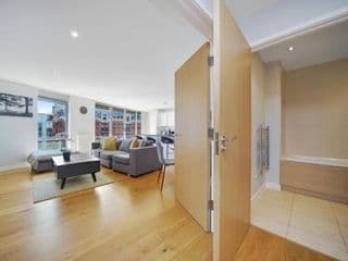 2 Bed Executive Penthouse near Liverpool Street FREE WIFI by City Stay London - Photo 4