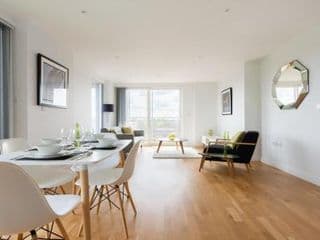 2 Bedroom 2 Bathroom Apartment with large balcony