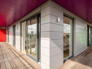 2 Bedroom 2 Bathroom Apartment with large balcony - Photo 13