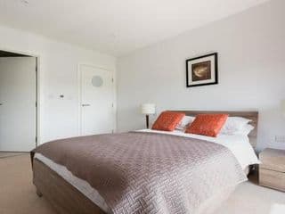 2 Bedroom 2 Bathroom Apartment with large balcony - Photo 21