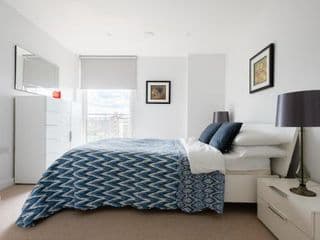 2 Bedroom 2 Bathroom Apartment with large balcony - Photo 4