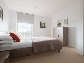2 Bedroom 2 Bathroom Apartment with large balcony - Photo 5