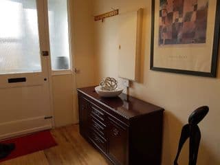 Eddiwick House - Huku Kwetu Dunstable -Spacious 3 Bedroom House- Sleeps 6 - Suitable & Affordable Group Accommodation - Business Travellers