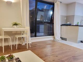 Luxury City Apartment with Self-Checkin in JQuater - Photo 12