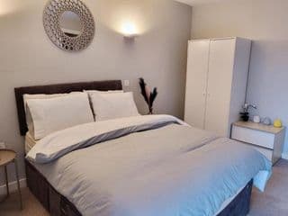 Luxury City Apartment with Self-Checkin in JQuater - Photo 4