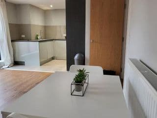 Luxury City Apartment with Self-Checkin in JQuater - Photo 10