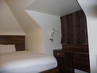 Heathrow-Windsor House for contractors & big groups - Photo 14