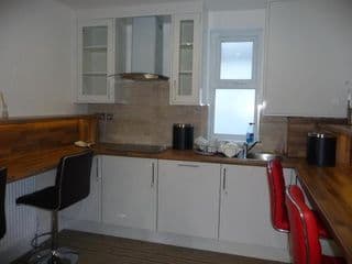 Heathrow-Windsor House for contractors & big groups - Photo 15
