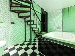 La view Hotel - Photo 16