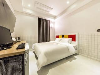 La view Hotel - Photo 8