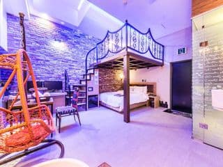 La view Hotel - Photo 9