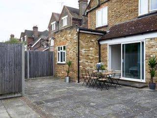 Aisiki Living at Alexandra Road, 2 Bedrooms and 2 Bathrooms with King or Twin beds and with FREE WIFI and PARKING - Photo 21
