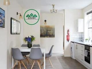 Aisiki Living at Alexandra Road, 2 Bedrooms and 2 Bathrooms with King or Twin beds and with FREE WIFI and PARKING - Photo 24
