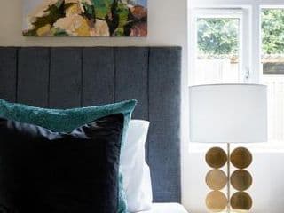 Aisiki Living at Alexandra Road, 2 Bedrooms and 2 Bathrooms with King or Twin beds and with FREE WIFI and PARKING - Photo 6