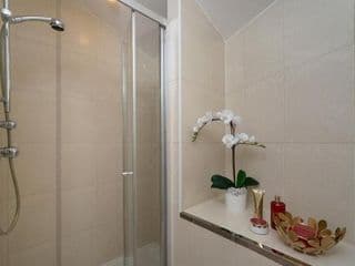 BIG & LUXURY 3 BEDR, 4 BEDS, 2,5 BATH, COVENT GARDEN, BEST Location - Photo 2