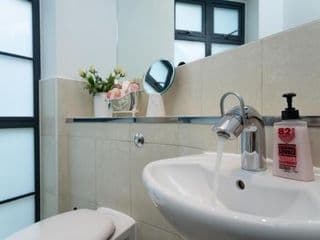 BIG & LUXURY 3 BEDR, 4 BEDS, 2,5 BATH, COVENT GARDEN, BEST Location - Photo 23