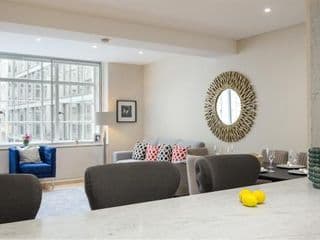 Urban Chic - Exeter - Photo 21