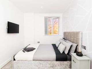cozy stay in Birmingham by the Canal !! - Photo 15