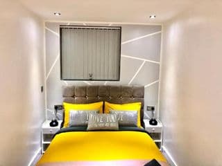 cozy stay in Birmingham by the Canal !! - Photo 3