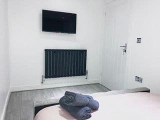 cozy stay in Birmingham by the Canal !! - Photo 4