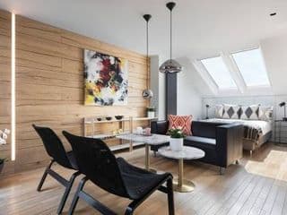 Contemporary Boutique Residence - Photo 13