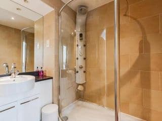 EXCEL LONDON MAJESTIC APARTMENT - Photo 20