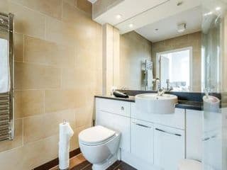EXCEL LONDON MAJESTIC APARTMENT - Photo 22