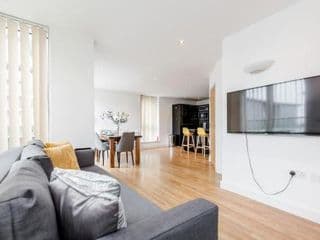 EXCEL LONDON MAJESTIC APARTMENT - Photo 8