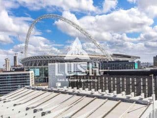 Modern, Stylish PENTHOUSE Apartment next to Wembley Stadium!