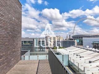 Modern, Stylish PENTHOUSE Apartment next to Wembley Stadium! - Photo 18