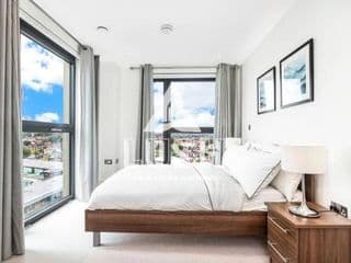 Modern, Stylish PENTHOUSE Apartment next to Wembley Stadium! - Photo 8