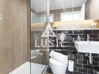 Modern, Stylish PENTHOUSE Apartment next to Wembley Stadium! - Photo 9