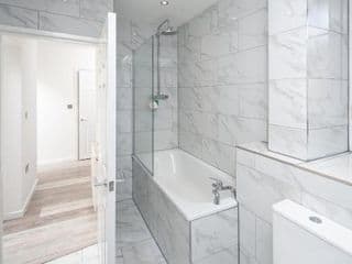 Skyline Serviced Apartments - Beckett - Photo 19
