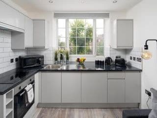 Skyline Serviced Apartments - Beckett - Photo 7